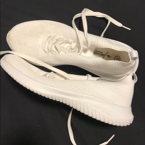 athletic works white running shoes